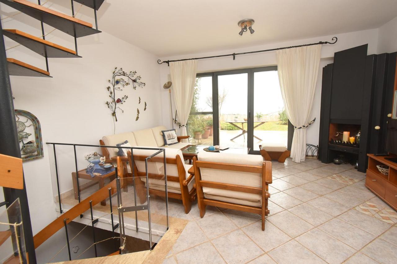 Olia Sea View Shared Pool Villa, Néa Fókaia Bagian luar foto